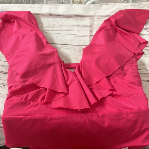 NWT TRINA TURK Monaco Ruffle Over The Shoulder One Piece Swimsuit - Picture 10 of 16